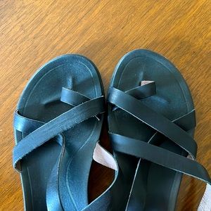 Olukai Womens upena casual black sandal